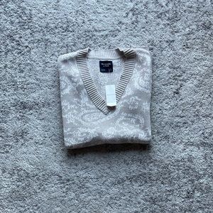 Abercrombie Knit Vest size L